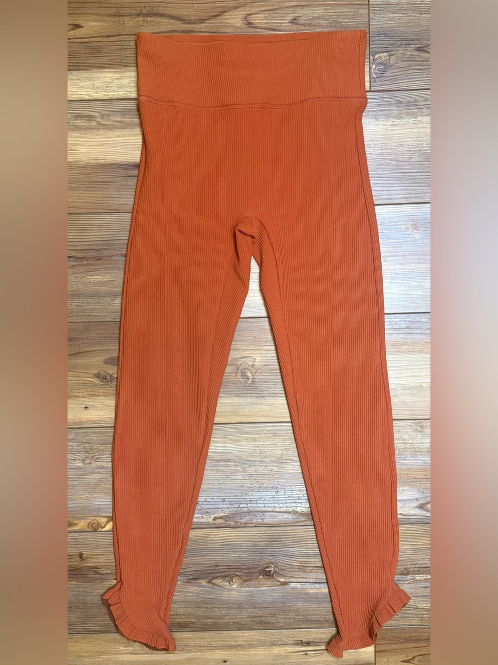 Devon Windsor Charlotte Leggings XS Rust Ribbed High Rise Ruffle Hem Athletic
